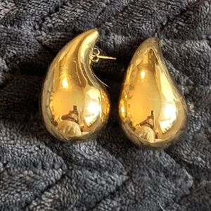 NWOT Oversized Gold Plated Teardrop Earrings!